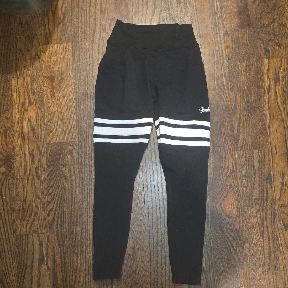 Bombshell Sportswear Thigh High Leggings Size Small